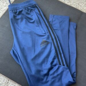 ADIDAS track pant👖